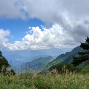 湯ノ沢峠からの眺望